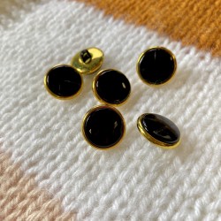 Poga uz kājiņas, 18mm