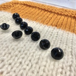 Poga uz kājiņas, 13mm